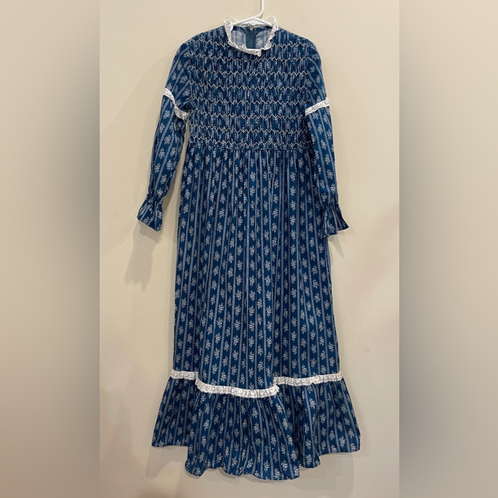 Cottagecore Prairie 1970s Centenial Long Girls Blue and White Dress